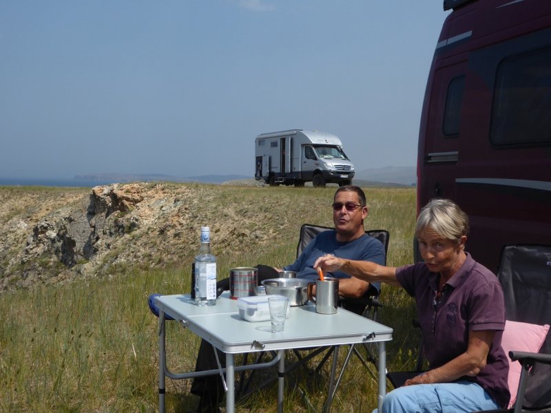 Stellplatz am Baikalsees. Mitreisende. Hoch oben mein PM