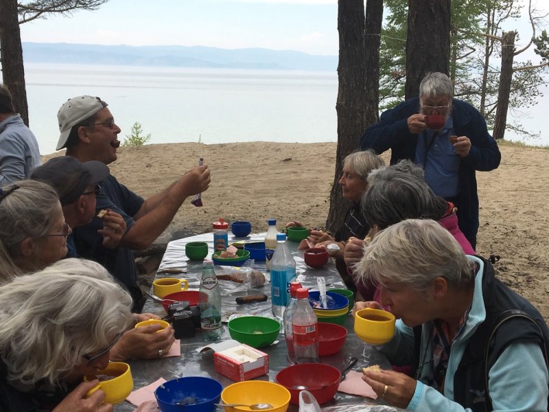 Hungrige Abenteurer OnTheRoad. Fischsuppe, Baikalsees, Seele